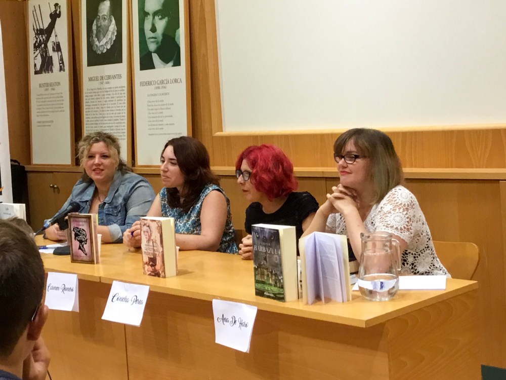 I Jornadas de Fantasía Literaria en Casa de Libro Sevilla organizadas por Adriana Tejada. EscritoraI Jornadas de Fantasía Literaria en Casa de Libro Sevilla organizadas por Adriana Tejada. Escritora